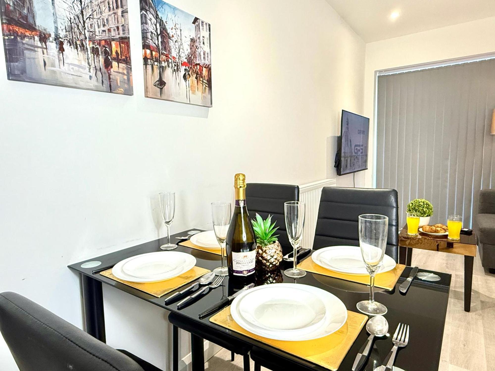 Hazel 1-Bedroom Cousy Flat, Parking, Wifi, Prime Location, Close To Blenheim Palace & Oxford Kidlington Exterior foto